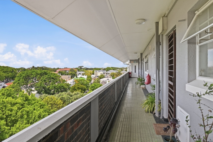 1 Bedroom Property for Sale in Rondebosch Village Western Cape
